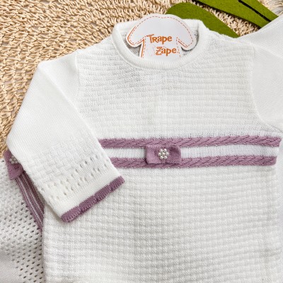Saída Maternidade Maitê - Off White e Lilás Saída Maternidade Maitê - Off White e Lilás